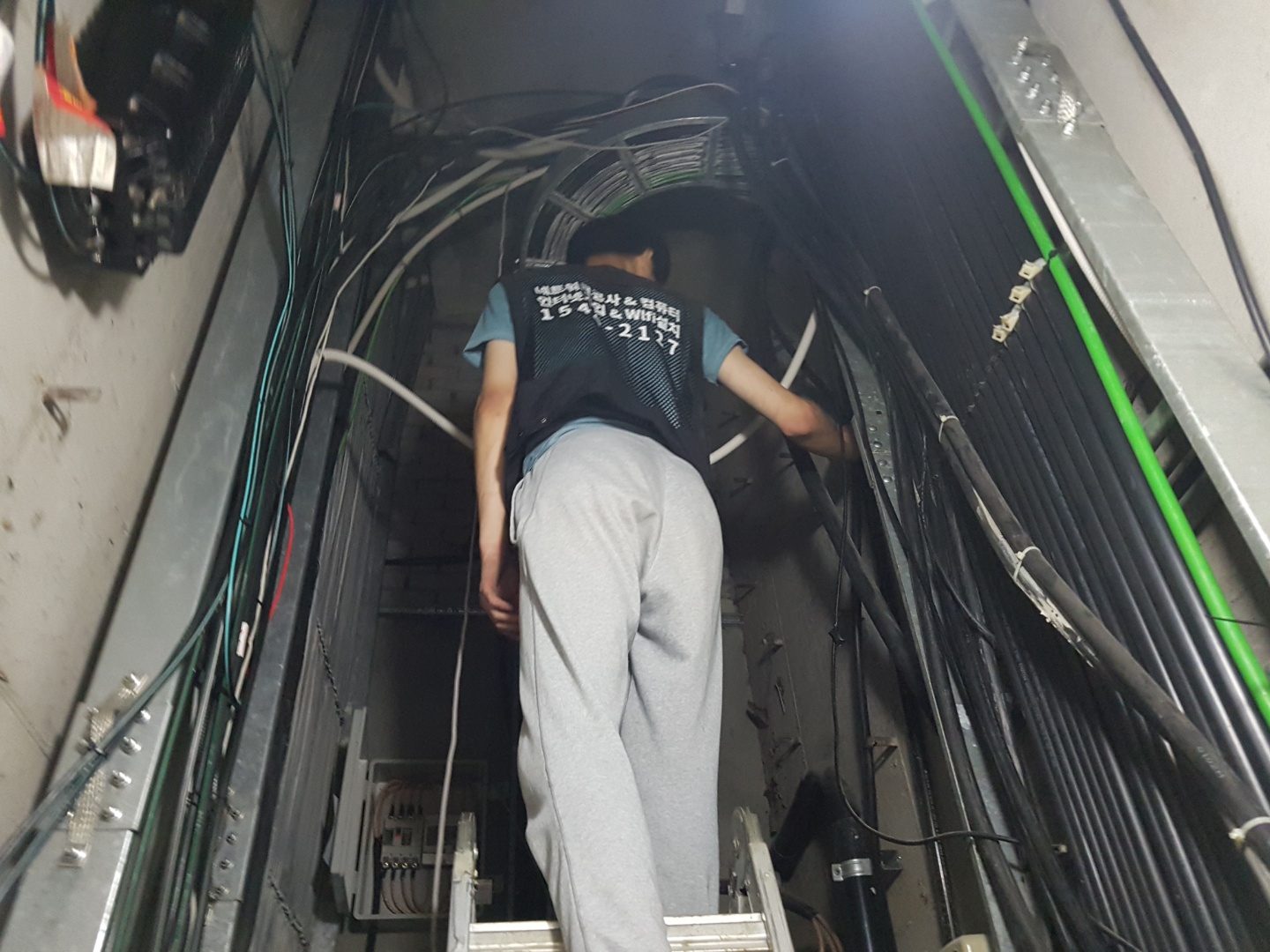 야탑동 EPS실에서 사무실로 1회선 구축!!!